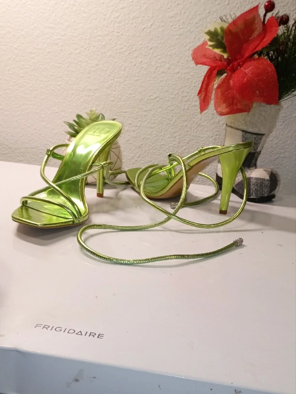 Jennifer Lopez Metallic Neon Green Strappy Heels - Picture 9 of 11